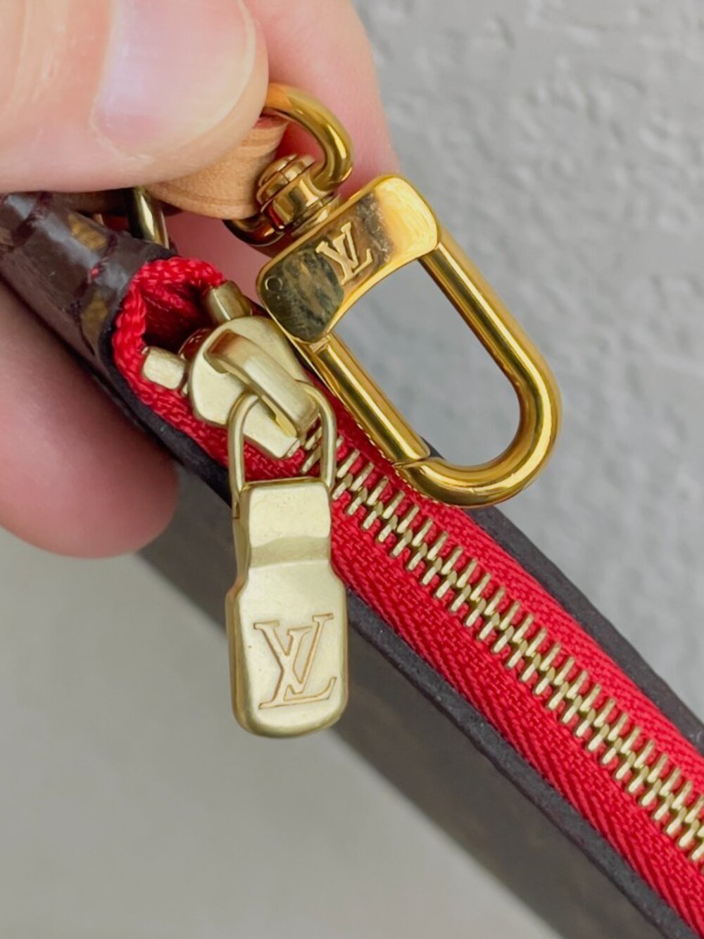 Louis Vuitton Monogram Neverfull Pouch - Picture 6 of 6